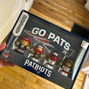 Little People New England Patriots set